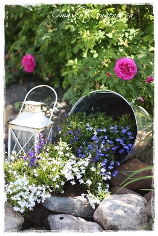 Illustration for article titled 20 Inspiring Flower Planters That Will Bring The Magic Into Your Garden